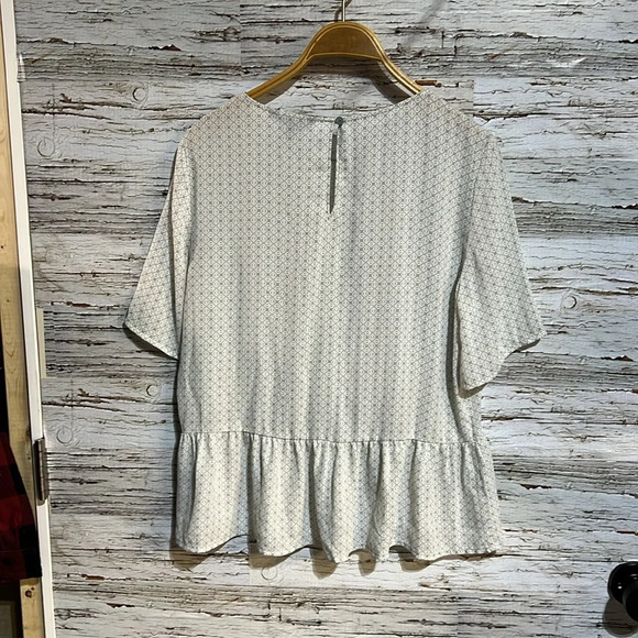 Banana republic baby doll style blouse size medium - Picture 5 of 7